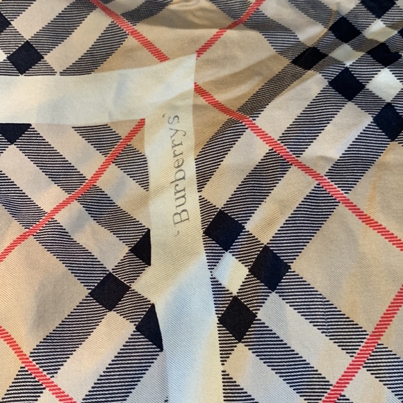 Burberry. VINTAGE Scarf. Fair condition. Prices to sell - Picture 4 of 9